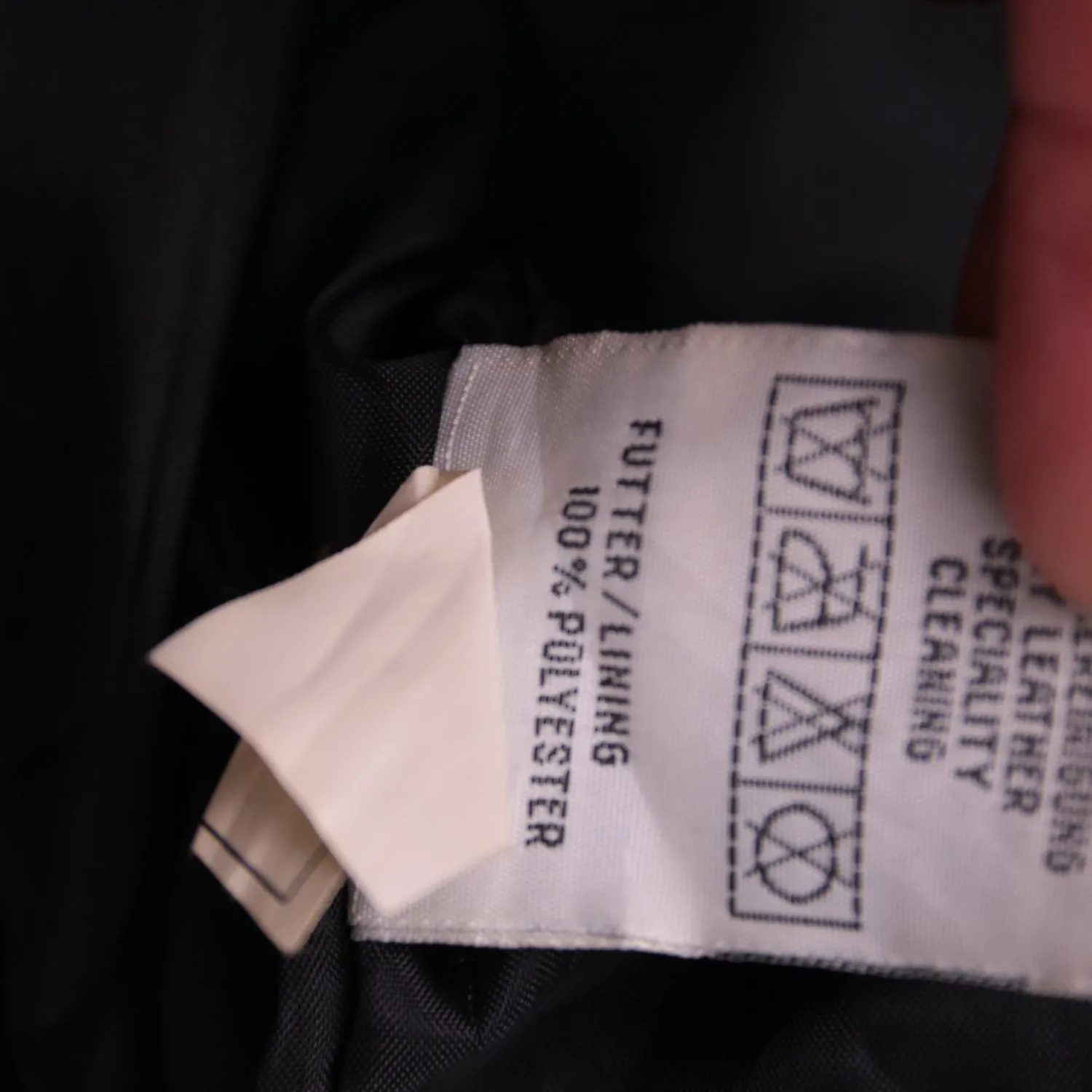 Чёрный кожаный жилет на пуговицах, размер 54 (XL)